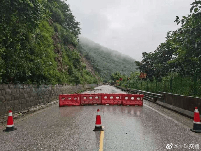 崩巴村交通新篇章，迈向现代化交通进展报道